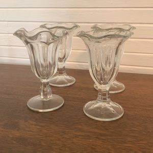Vintage ICE CREAM SUNDAE GLASSES